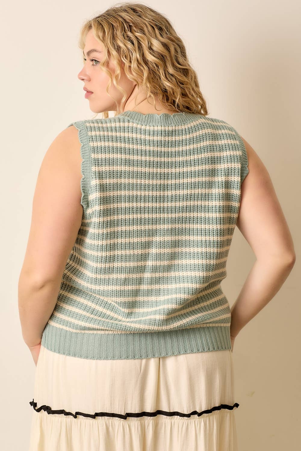 (PLUS) STRIPED SWEATER VEST