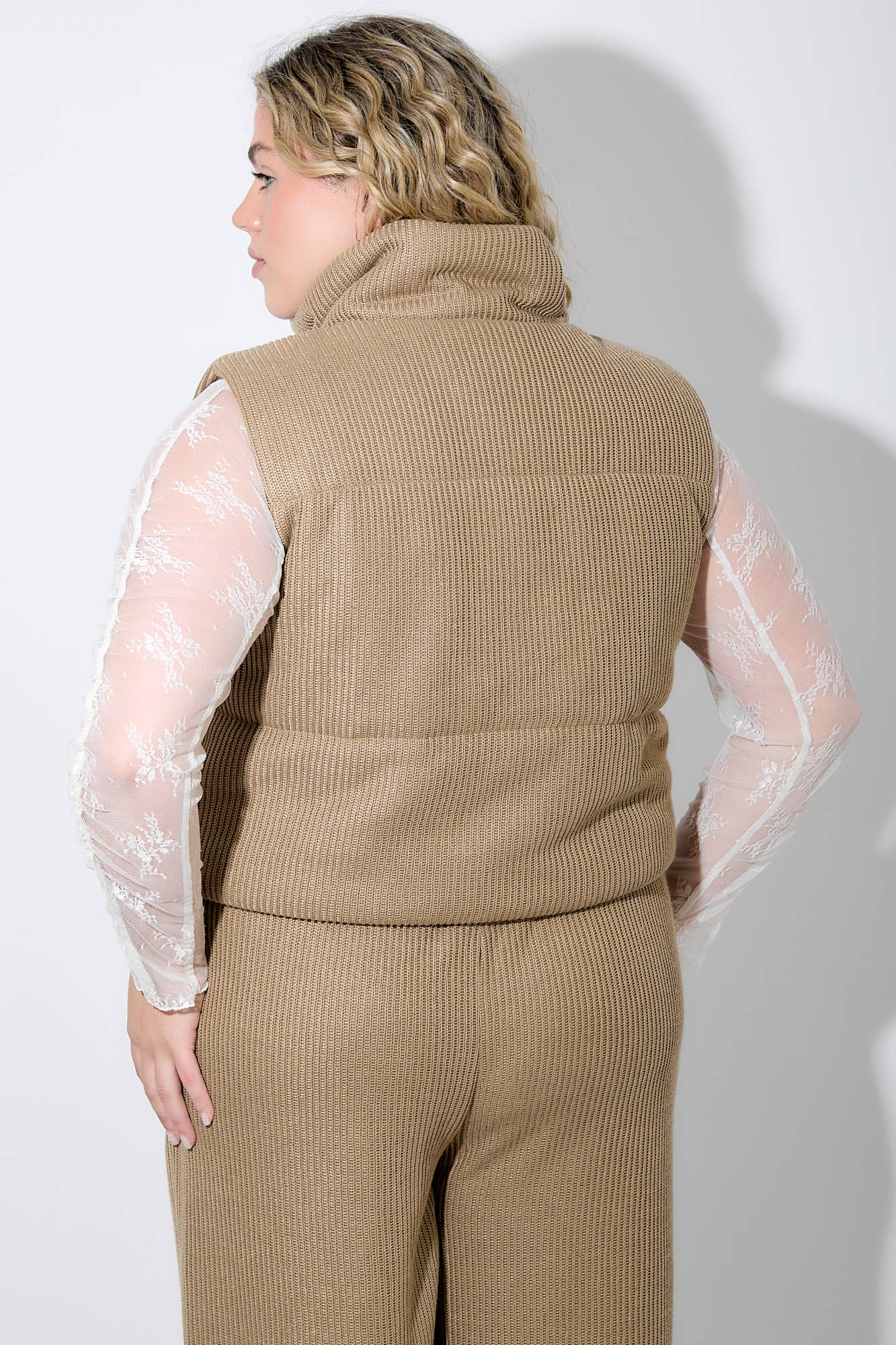 TEXTURED PUFFER VEST