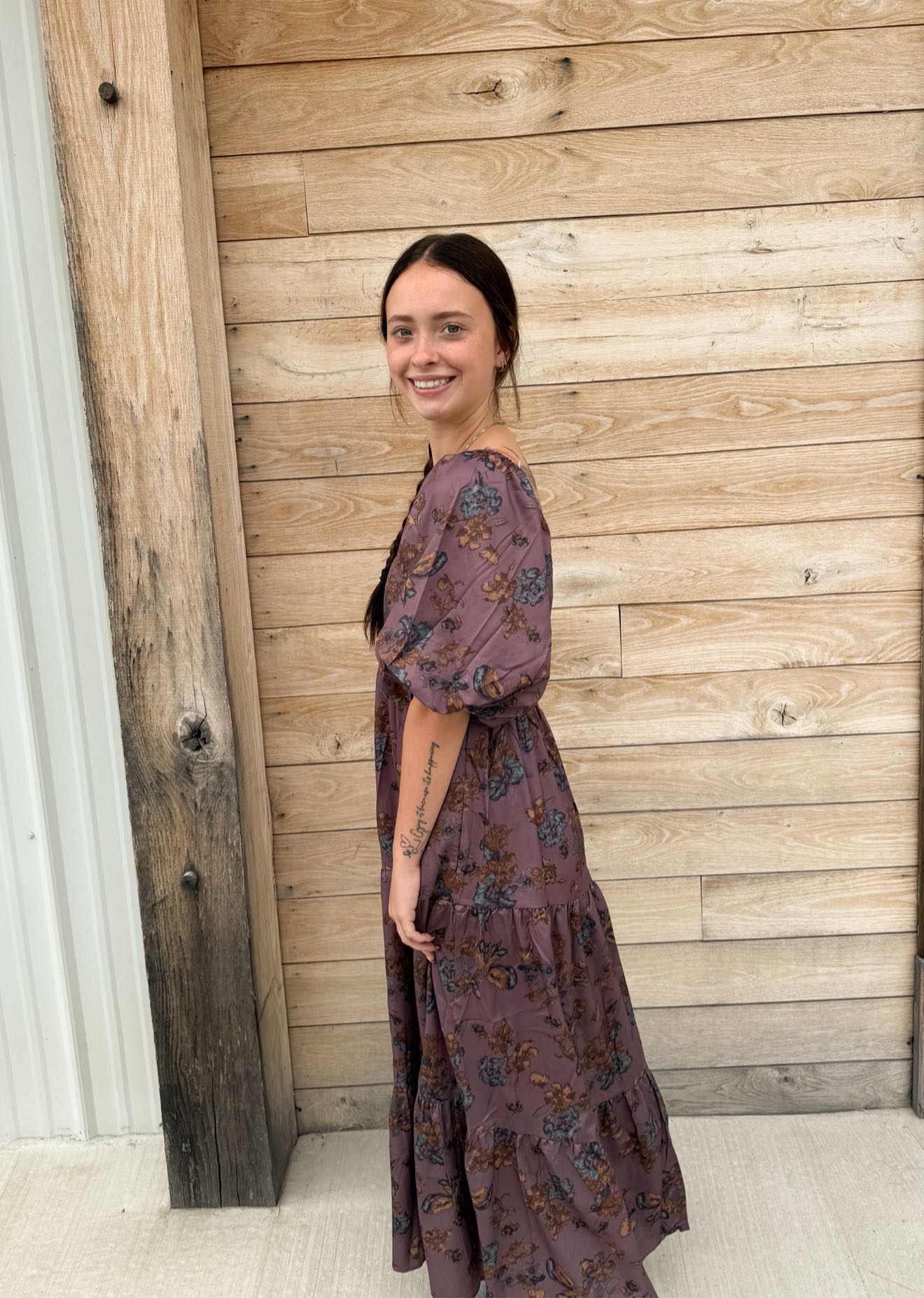 V-NECK BUBBLE SLEEVE DRESS