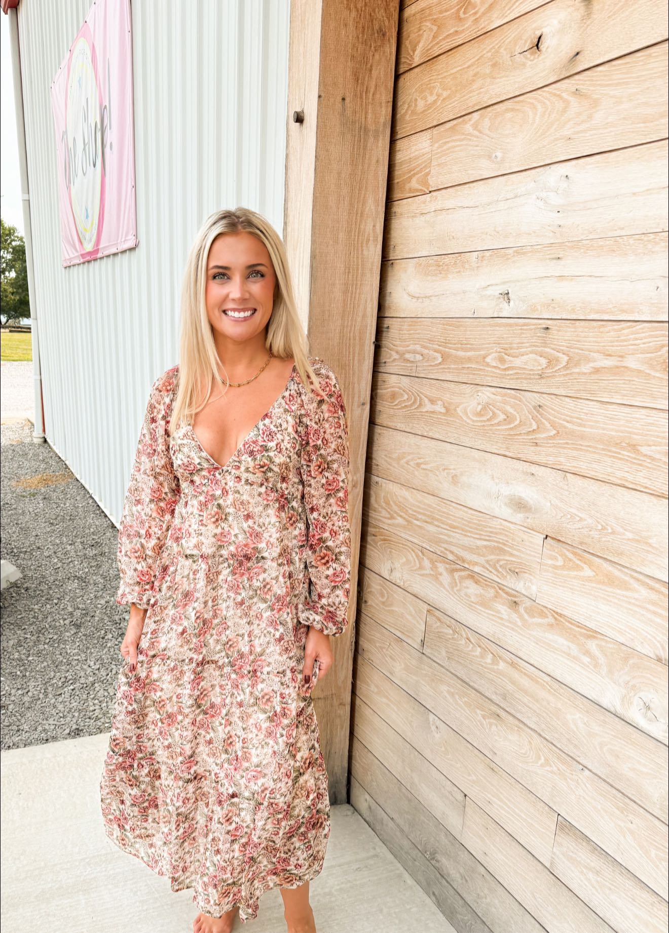 FLORAL LACE TIERED MAXI DRESS