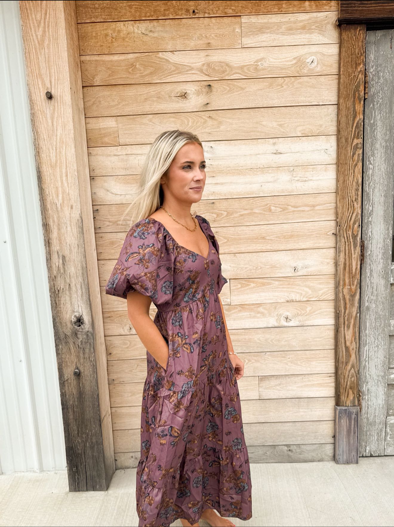 V-NECK BUBBLE SLEEVE DRESS