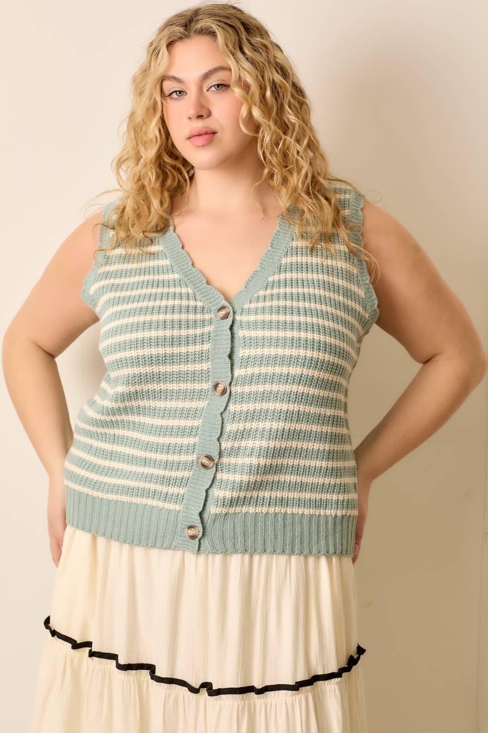 (PLUS) STRIPED SWEATER VEST