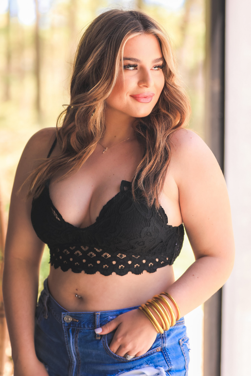 Ella Lace Scalloped Bralette: Black