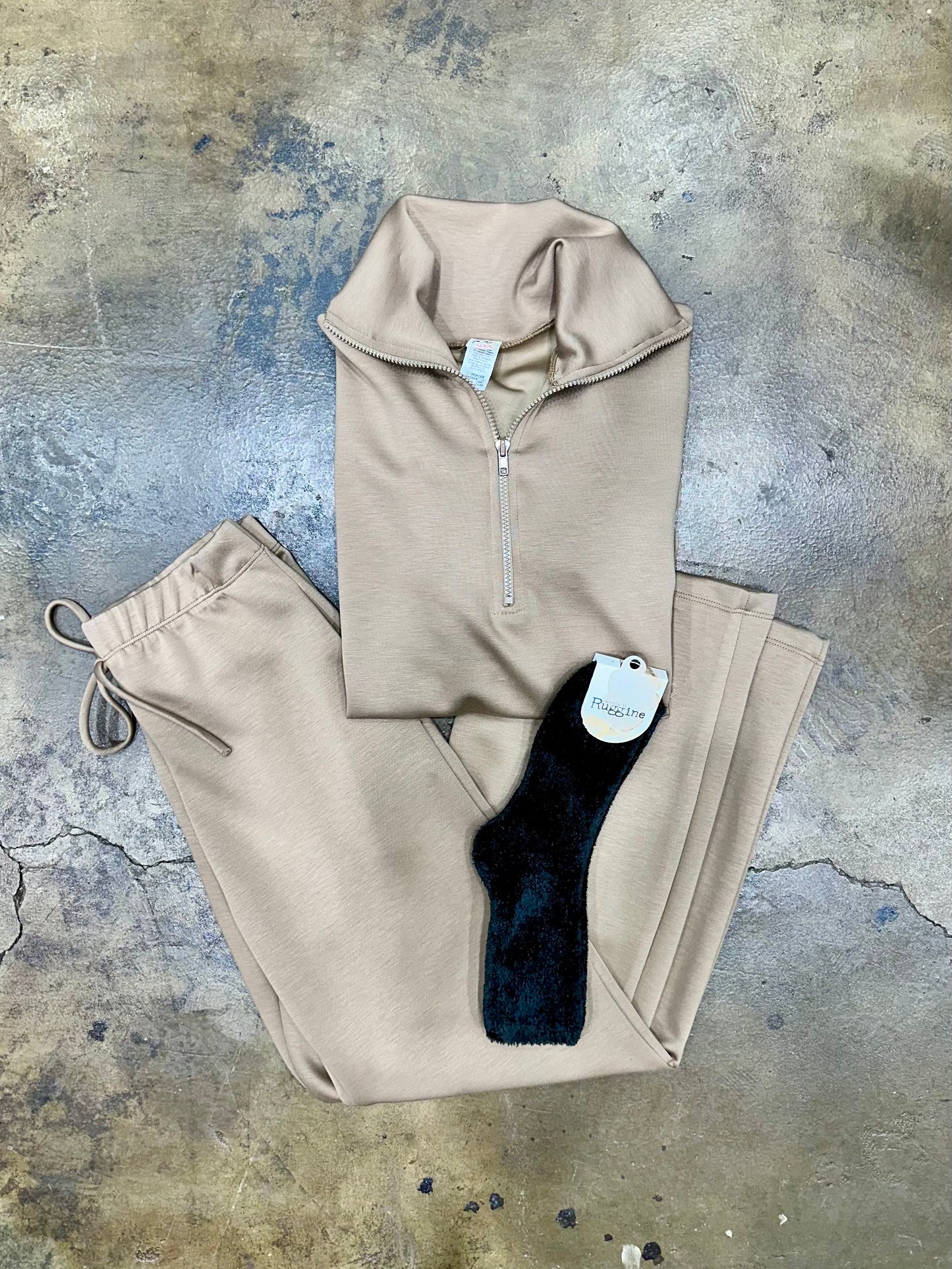 T5767: Taupe