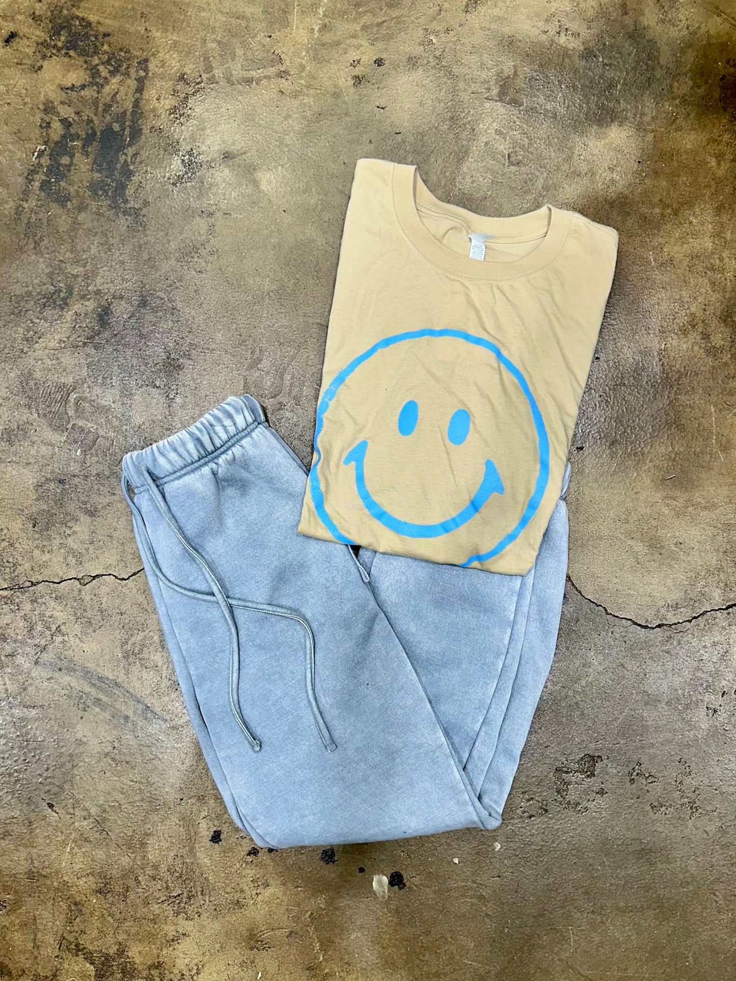 Smile Happy Face: Tan