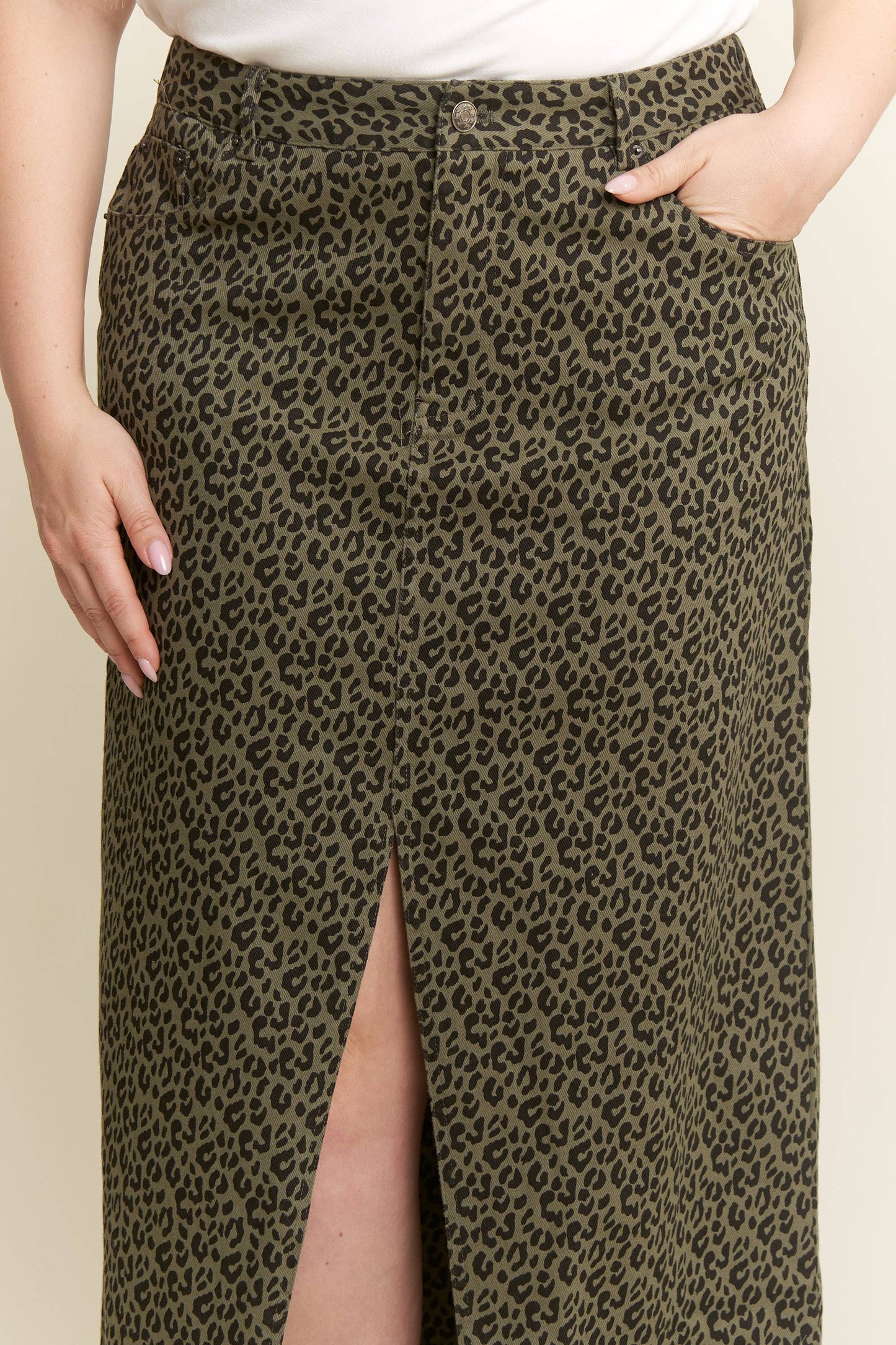 PLUS SIZE LEOPARD PRINT FRONT SLIT SKIRTS