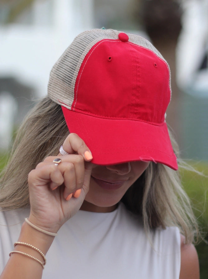 Red High Ponytail Hat with Beige Mesh: RED, One Size