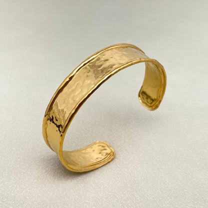 Hammered Texture 18K Gold Plated Stainless Steel Cuff