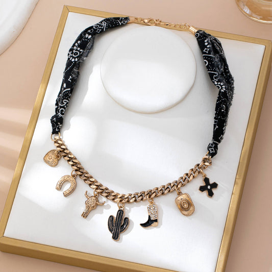 CHARM ANIMAL SCARF NECKLACE-WESTERN CROSS BOOT HAT | 80N9270