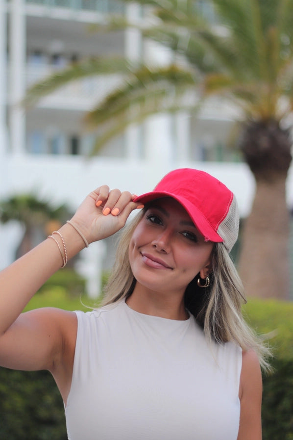 Red High Ponytail Hat with Beige Mesh: RED, One Size