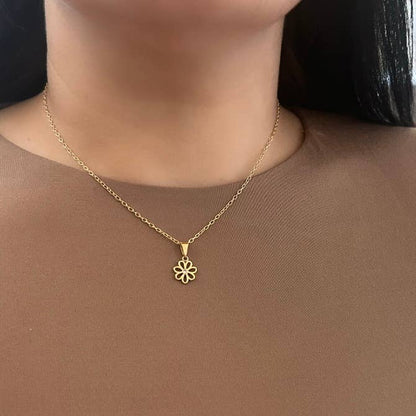 Flower charm pendant chain necklace 18k gold-filled daisy 