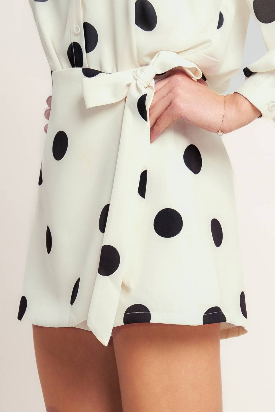 Polka dot printed woven skort