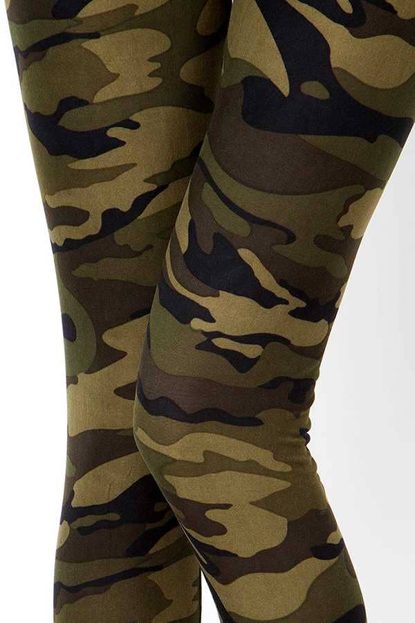 PLUS SIZE CAMOUFLAGE PRINT LEGGINGS
