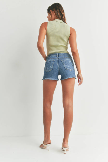 High Rise Hem Slit Detailed Short