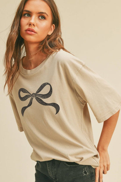Extra soft bow Graphic Tee