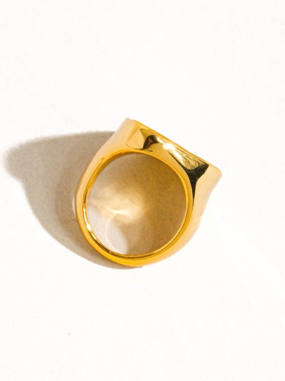 Calypso 18k Gold Natural Shell Statement Ring: White