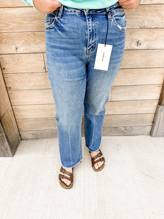 High Rise Straight w Raw Hem