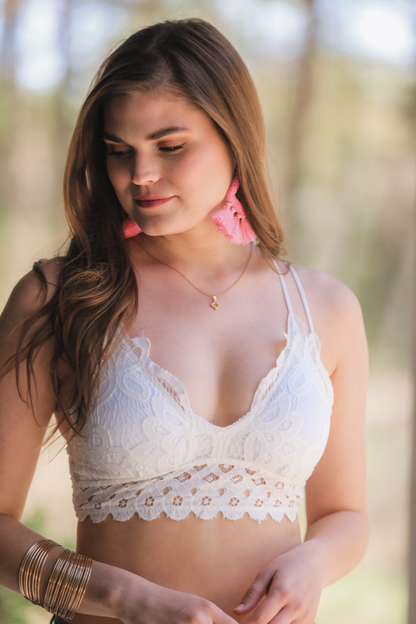 Ella Lace Scalloped Bralette: Ivory