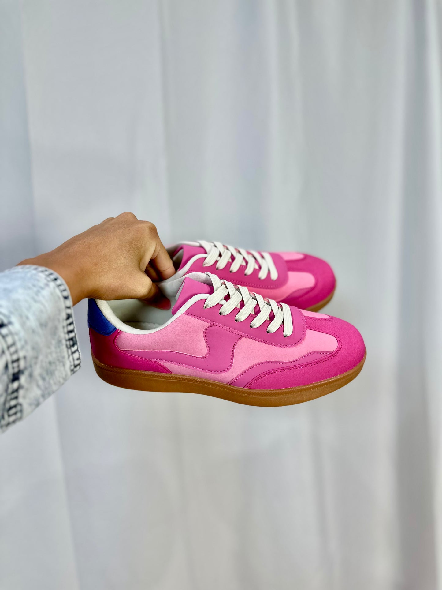 Sneaker Rubber Base Round Toe: Fuchsia