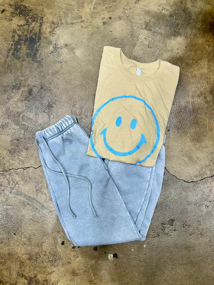Smile Happy Face: Tan