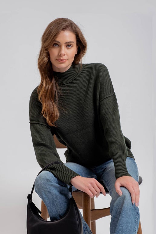 MOCK NECK RIBBED SWEATER: HUNTER GREEN