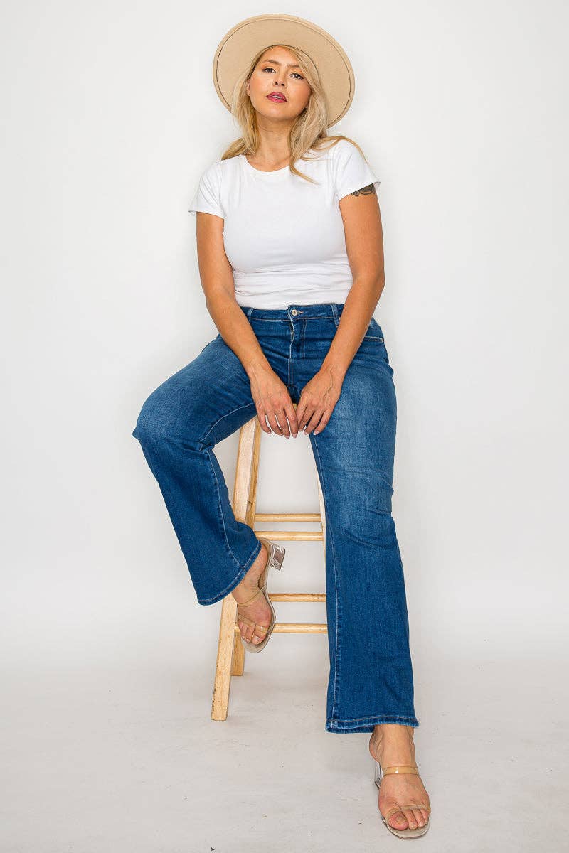 PLUS SIZE HIGH RISE STRAIGHT LEG JEAN