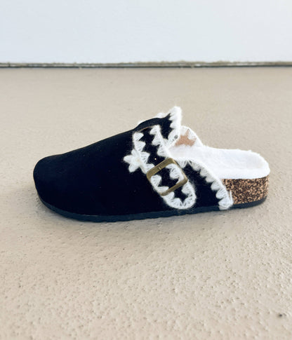 Soft Steps Embroidered Mule in Nude