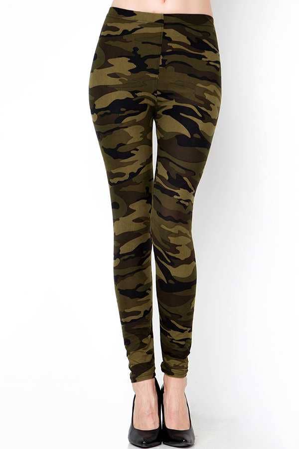 PLUS SIZE CAMOUFLAGE PRINT LEGGINGS
