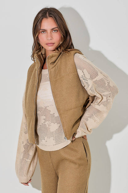 TEXTURED PUFFER VEST