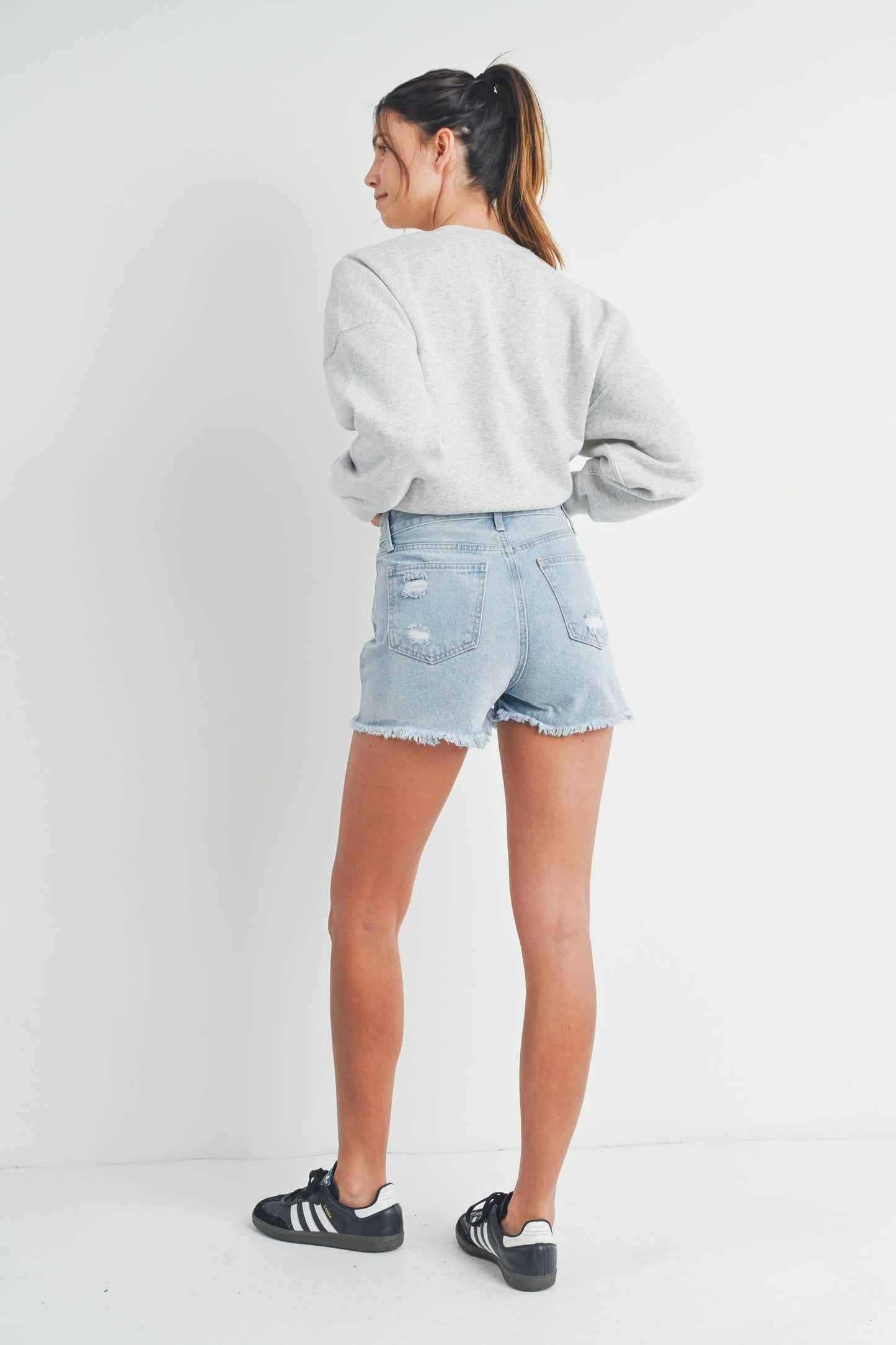 High Rise Destroyed Short w/ Fray Hem