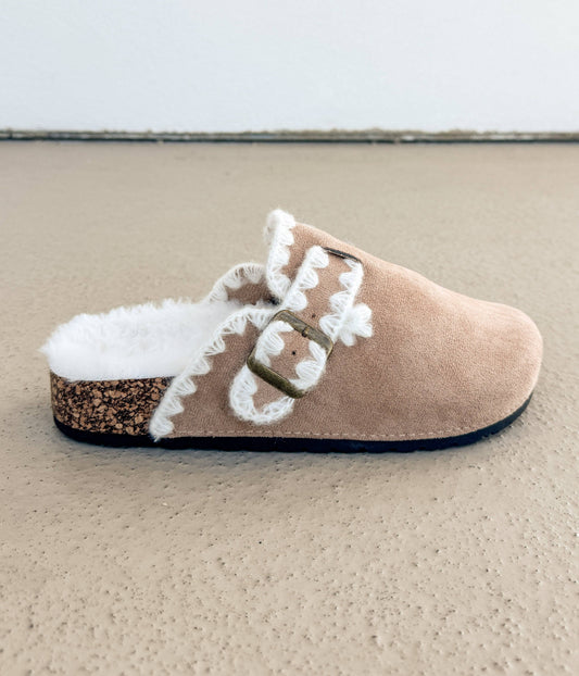 Soft Steps Embroidered Mule in Nude
