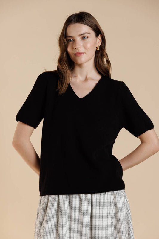 Basic V-neckline Short Sleeve sweater Top